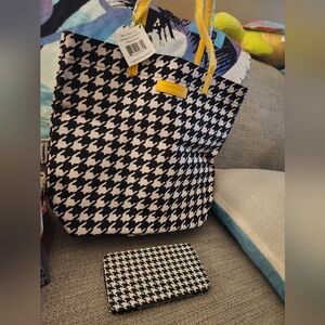 Vera Bradley Collection Of 4 Purse And Matching Wallets Good Condition